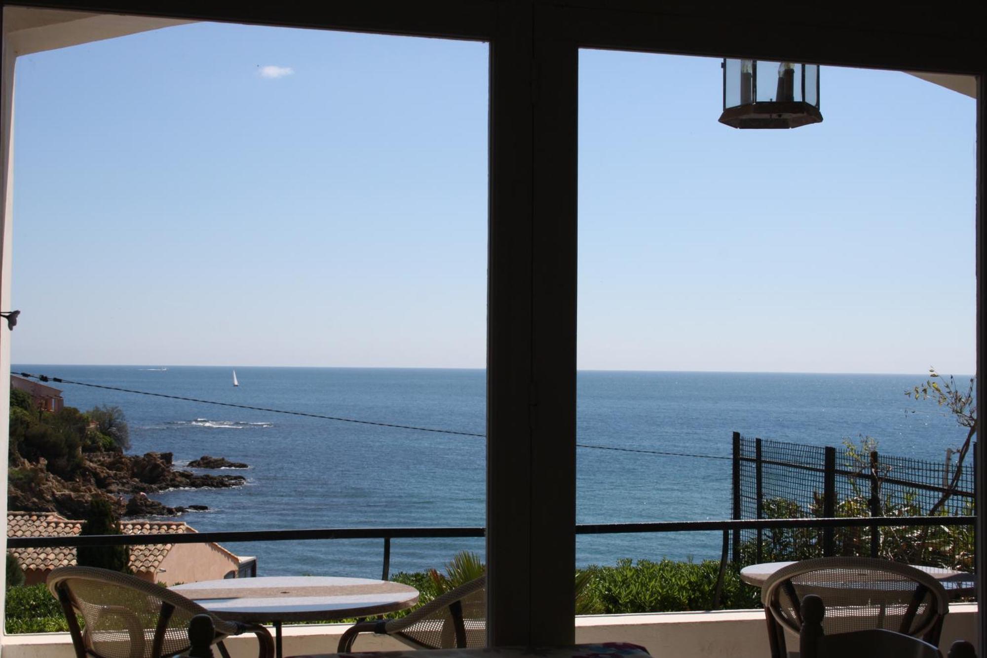 "Cap Riviera" Hotel & Restaurant Saint Aygulf Buitenkant foto